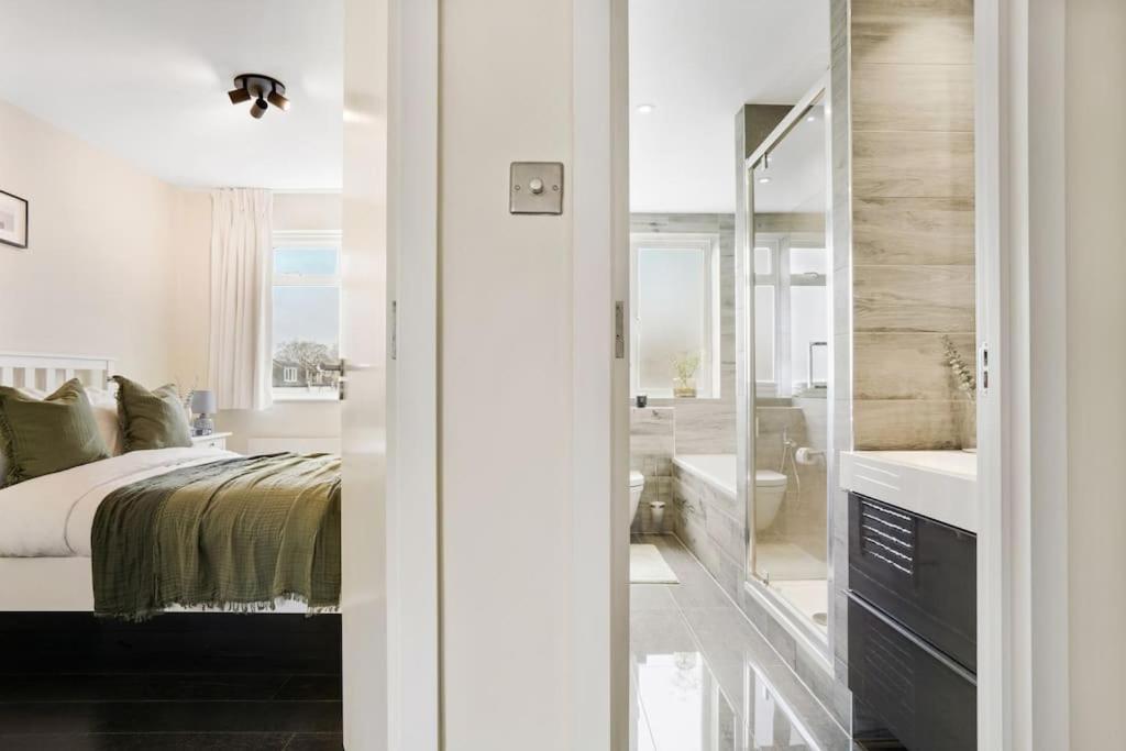 The Camden Suite Bright & Beautiful 2-Bed City Retreat لندن المظهر الخارجي الصورة
