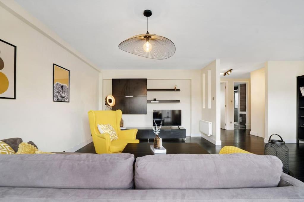 The Camden Suite Bright & Beautiful 2-Bed City Retreat لندن المظهر الخارجي الصورة