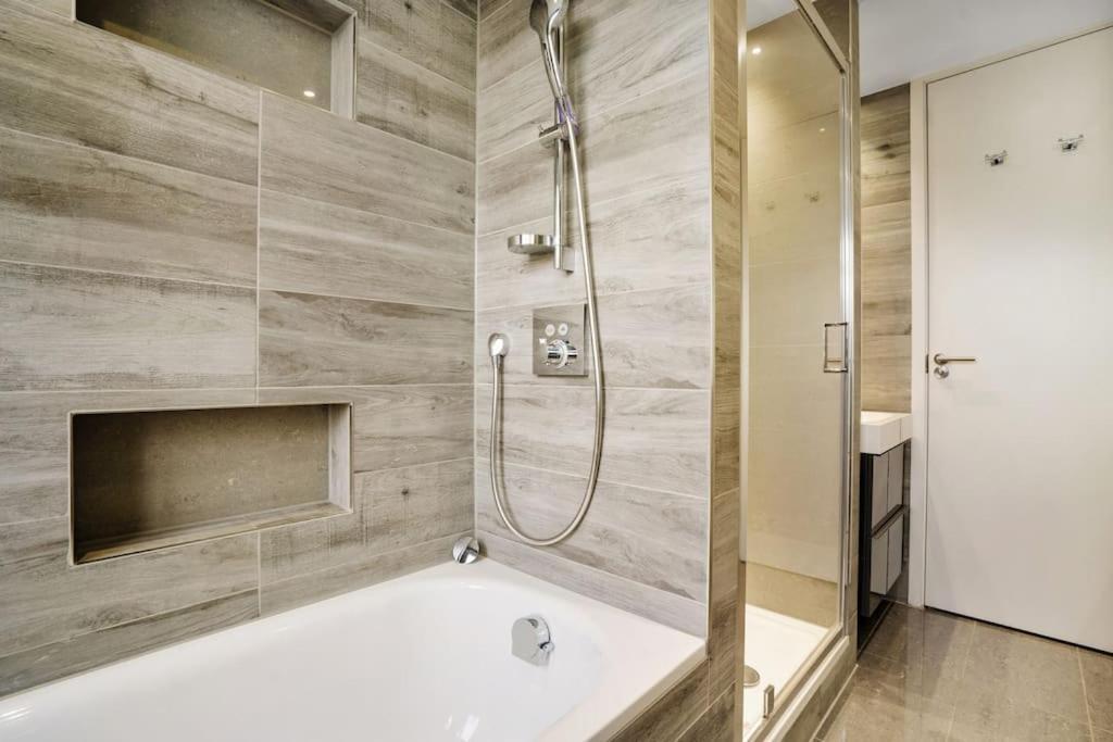 The Camden Suite Bright & Beautiful 2-Bed City Retreat لندن المظهر الخارجي الصورة