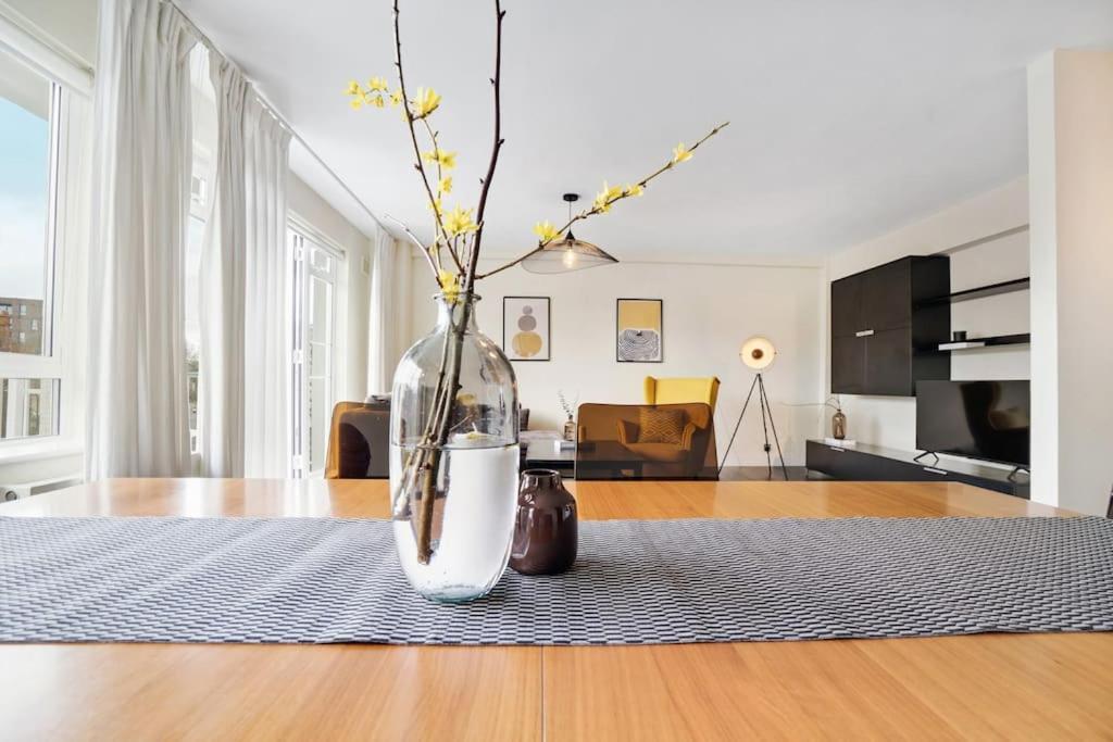 The Camden Suite Bright & Beautiful 2-Bed City Retreat لندن المظهر الخارجي الصورة