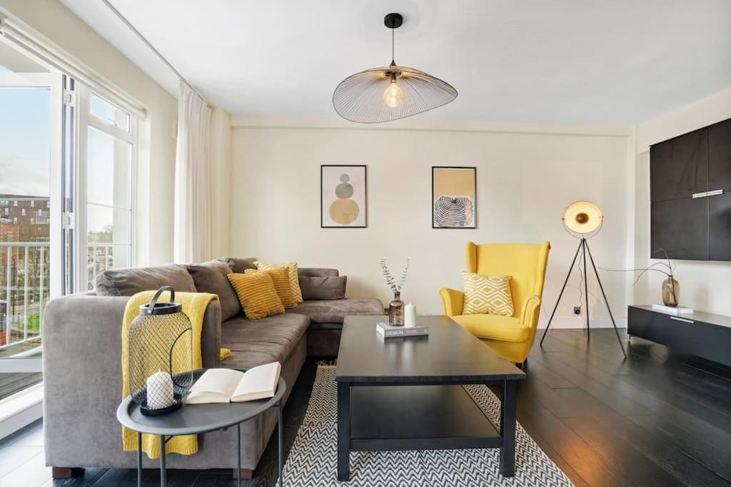 The Camden Suite Bright & Beautiful 2-Bed City Retreat لندن المظهر الخارجي الصورة